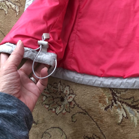 Patagonia vest white/ super light silver color. 🥶😍 Sz M with Primaloft - Picture 4 of 11